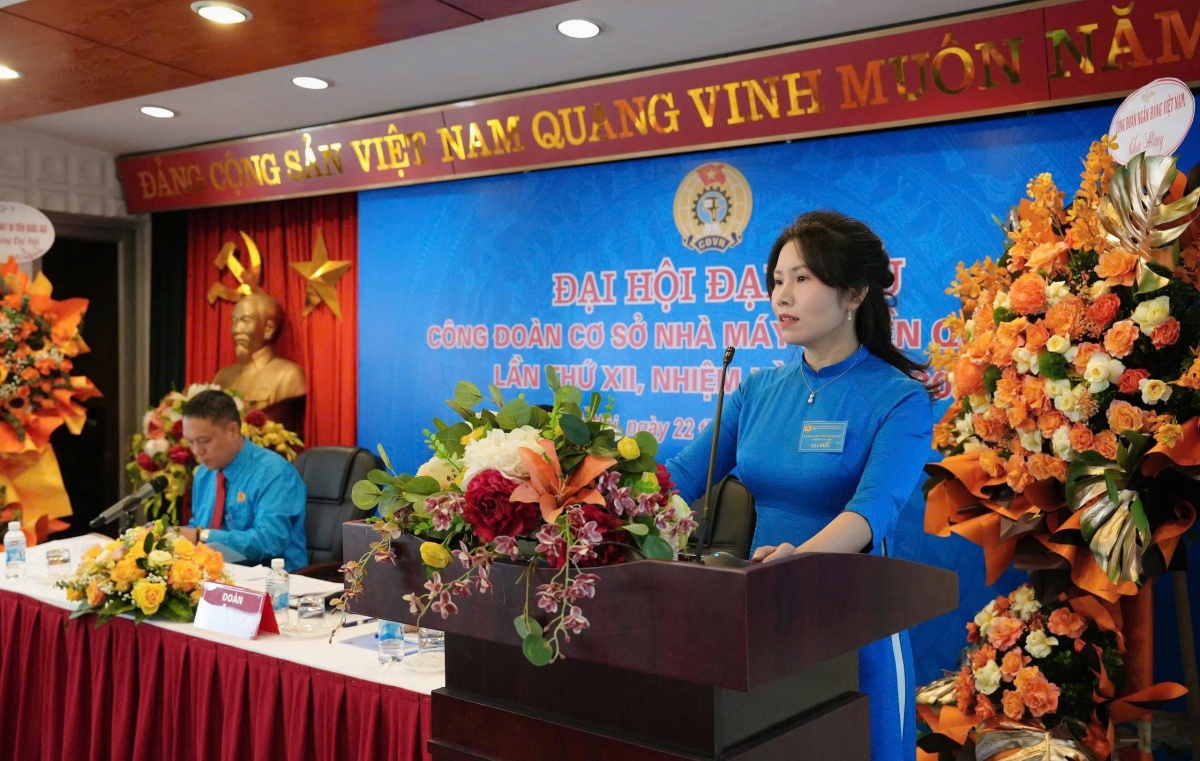 Bà Phan Thị Hồng Thắm – Chủ tịch Công đoàn, Phó Tổng giám đốc Nhà máy In tiền