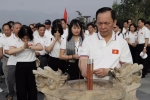 Phó Thống đốc Thường trực Đào Minh Tú dâng hương tưởng niệm các Anh hùng Liệt sỹ Gạc Ma